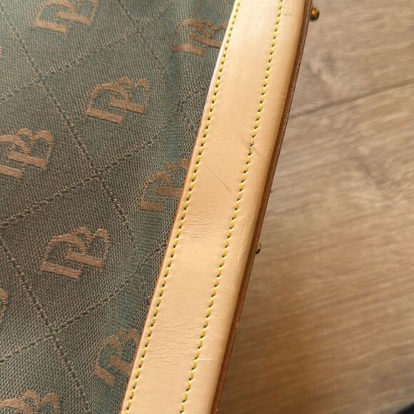 VINTAGE DOONEY AND BOURKE LOGO HOBO STYLE PURSE HANDBAG WITH LEATHER STRAP - Picture 11 of 11